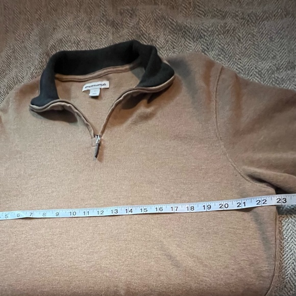 Amazon Essentials Men's
Long-Sleeve Soft Touch 1/4 Zip Sweater - Large - Picture 5 of 9
